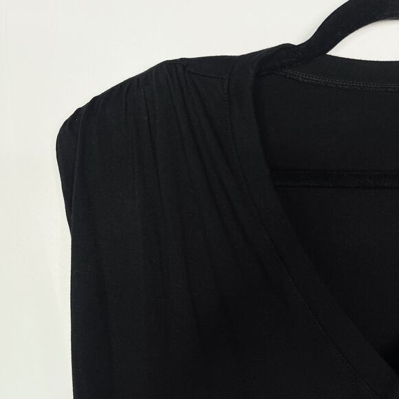 Treasure & Bond Womens Medium M Black Padded Shoulder V Neck Tee Tshirt Top - Picture 3 of 4